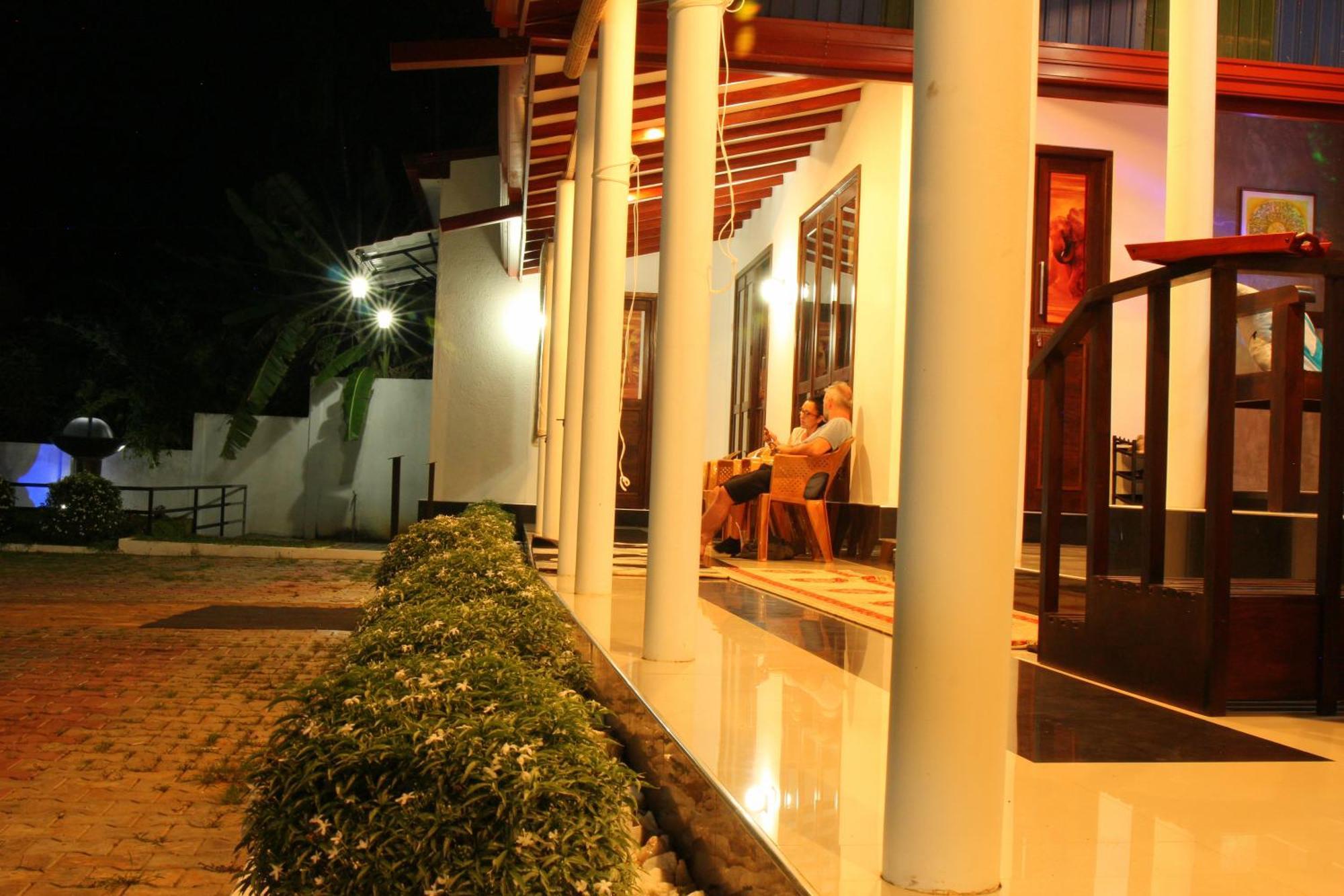 Olivi Palace Udawalawe Exteriér fotografie
