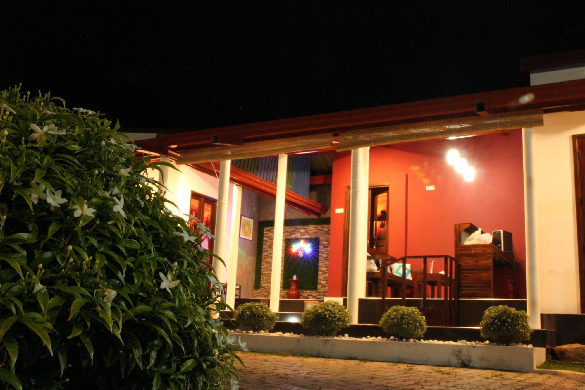 Olivi Palace Udawalawe Exteriér fotografie