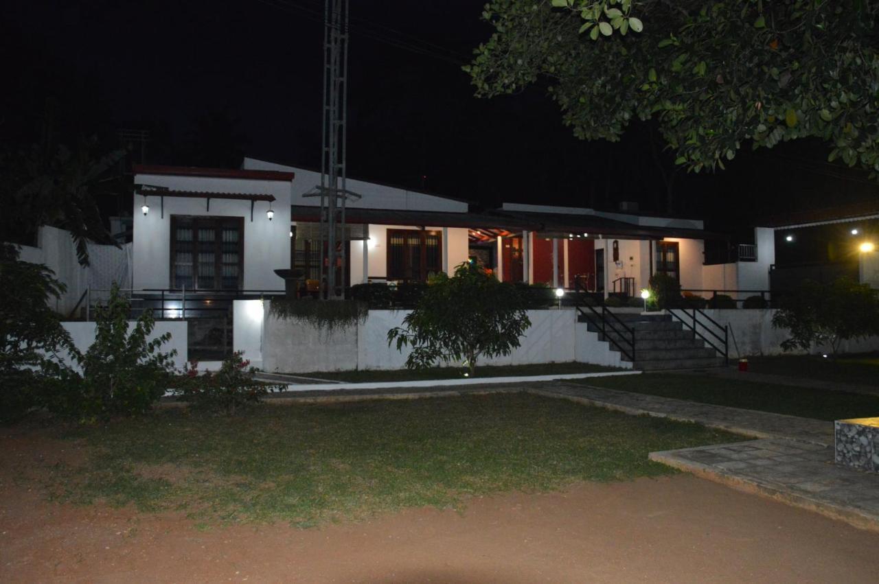 Olivi Palace Udawalawe Exteriér fotografie