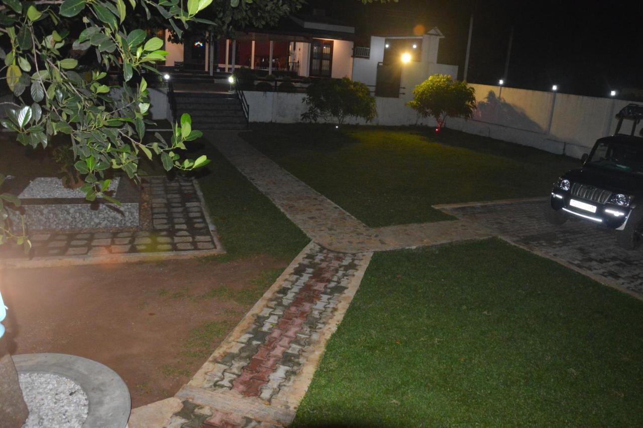 Olivi Palace Udawalawe Exteriér fotografie